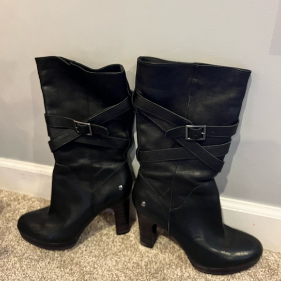 UGG leather heeled boots - Picture 1 of 5